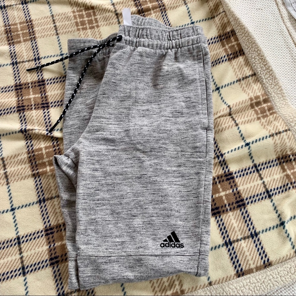 Men’s Adidas sweatpants!